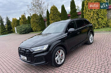 Внедорожник / Кроссовер Audi Q7 2022 в 