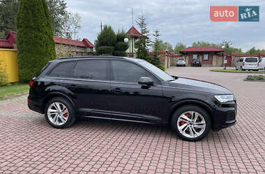Внедорожник / Кроссовер Audi Q7 2022 в 