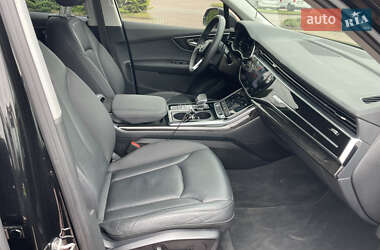 Внедорожник / Кроссовер Audi Q7 2022 в 