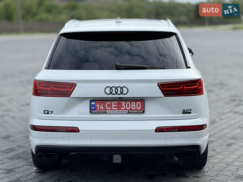 Внедорожник / Кроссовер Audi Q7 2017 в Черновцах