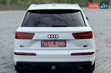 Внедорожник / Кроссовер Audi Q7 2017 в 