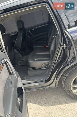Внедорожник / Кроссовер Audi Q7 2012 в 