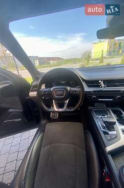 Внедорожник / Кроссовер Audi Q7 2016 в 