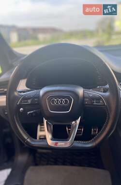 Внедорожник / Кроссовер Audi Q7 2016 в 