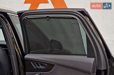 Позашляховик / Кросовер Audi Q7 2021 в 