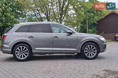 Позашляховик / Кросовер Audi Q7 2016 в 