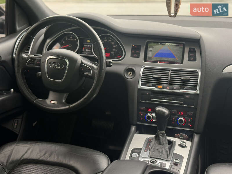 Внедорожник / Кроссовер Audi Q7 2011 в Ужгороде