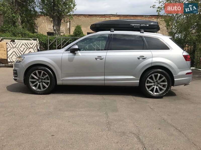 Позашляховик / Кросовер Audi Q7 2018 в Новій Одесі