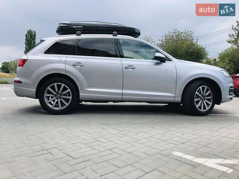 Позашляховик / Кросовер Audi Q7 2018 в Новій Одесі