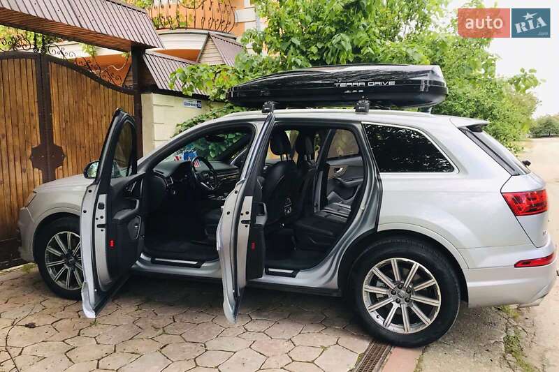 Позашляховик / Кросовер Audi Q7 2018 в Новій Одесі