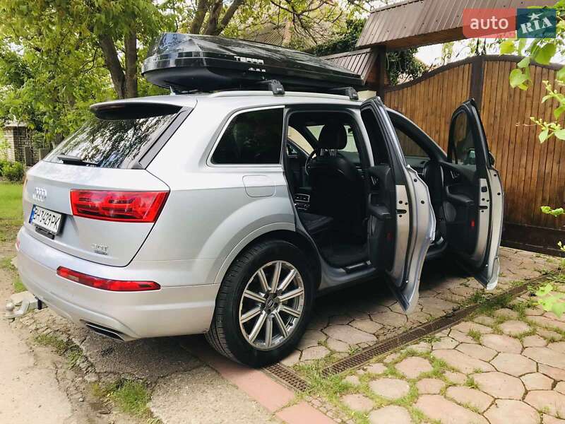 Позашляховик / Кросовер Audi Q7 2018 в Новій Одесі