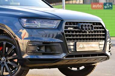 Позашляховик / Кросовер Audi Q7 2017 в 