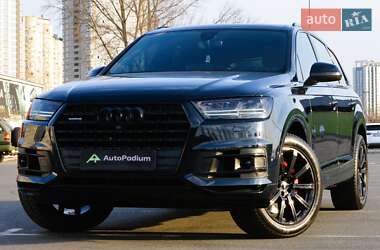 Позашляховик / Кросовер Audi Q7 2017 в 