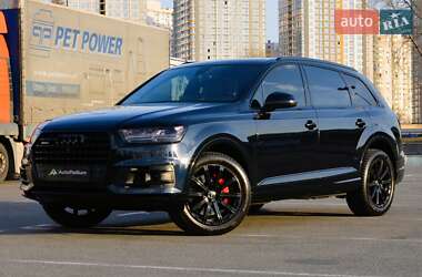 Позашляховик / Кросовер Audi Q7 2017 в 