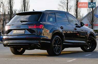Позашляховик / Кросовер Audi Q7 2017 в 