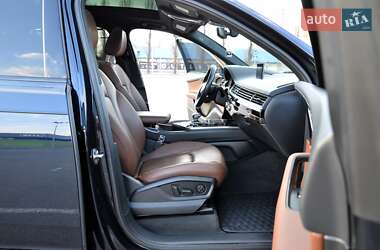 Позашляховик / Кросовер Audi Q7 2017 в 