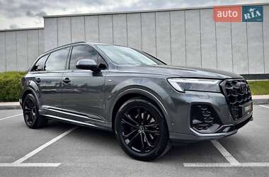Позашляховик / Кросовер Audi Q7 2025 в 