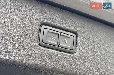 Позашляховик / Кросовер Audi Q7 2025 в 