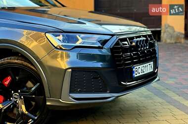 Внедорожник / Кроссовер Audi Q7 2022 в 