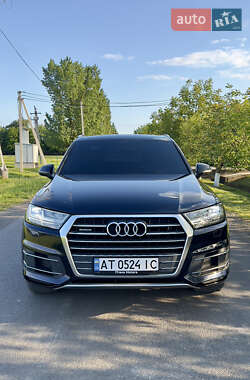 Внедорожник / Кроссовер Audi Q7 2015 в 