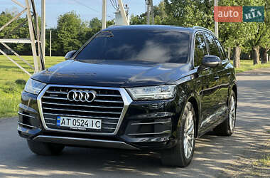 Внедорожник / Кроссовер Audi Q7 2015 в 