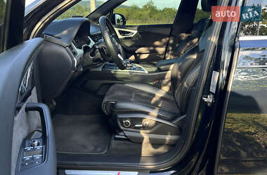 Внедорожник / Кроссовер Audi Q7 2015 в 
