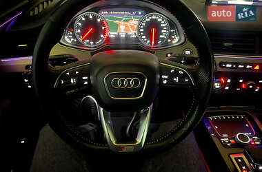 Внедорожник / Кроссовер Audi Q7 2015 в 