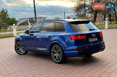 Позашляховик / Кросовер Audi Q7 2016 в 
