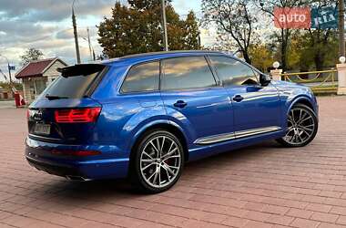 Позашляховик / Кросовер Audi Q7 2016 в 