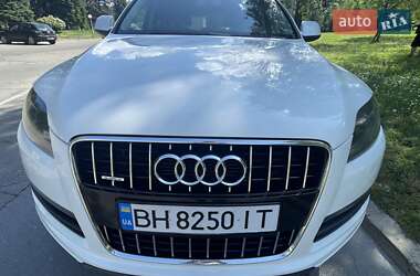 Внедорожник / Кроссовер Audi Q7 2014 в 