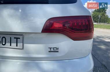 Внедорожник / Кроссовер Audi Q7 2014 в 