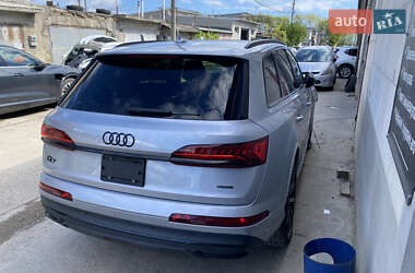 Внедорожник / Кроссовер Audi Q7 2022 в 
