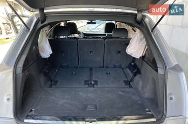 Внедорожник / Кроссовер Audi Q7 2022 в 