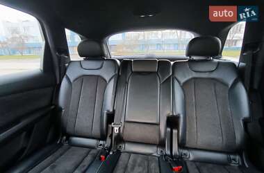 Внедорожник / Кроссовер Audi Q7 2017 в 