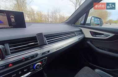 Внедорожник / Кроссовер Audi Q7 2017 в 