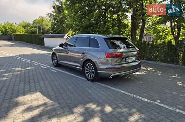 Внедорожник / Кроссовер Audi Q7 2017 в 