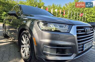 Внедорожник / Кроссовер Audi Q7 2017 в 