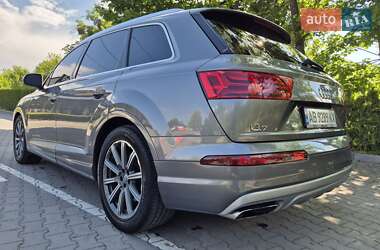 Внедорожник / Кроссовер Audi Q7 2017 в 