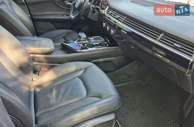Внедорожник / Кроссовер Audi Q7 2017 в 