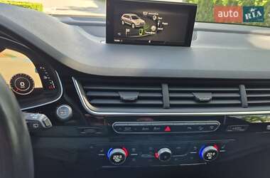 Внедорожник / Кроссовер Audi Q7 2017 в 