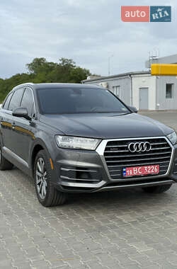 Внедорожник / Кроссовер Audi Q7 2018 в 