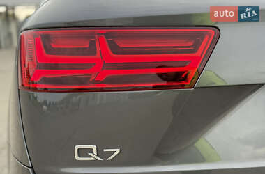 Внедорожник / Кроссовер Audi Q7 2018 в 