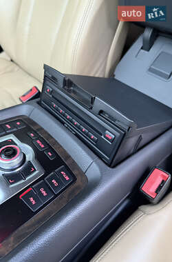Внедорожник / Кроссовер Audi Q7 2010 в 