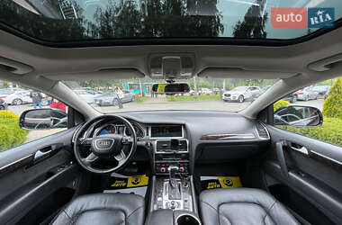 Внедорожник / Кроссовер Audi Q7 2015 в 