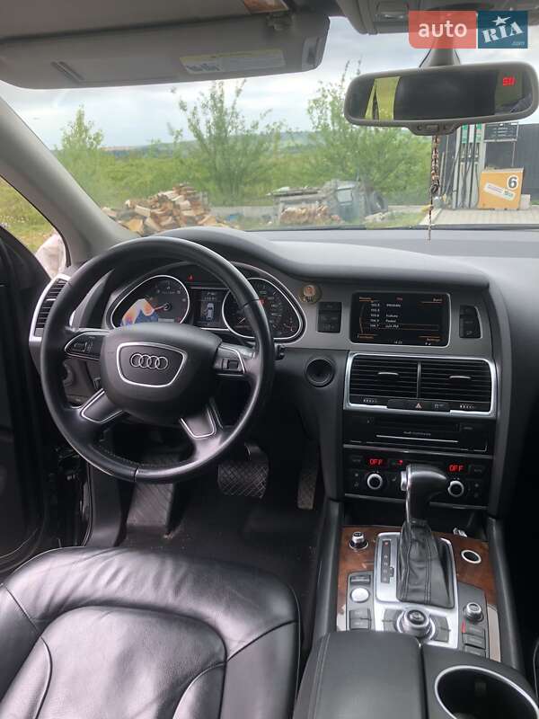 Позашляховик / Кросовер Audi Q7 2015 в Жовкві