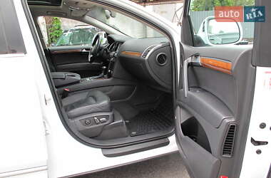 Внедорожник / Кроссовер Audi Q7 2014 в 