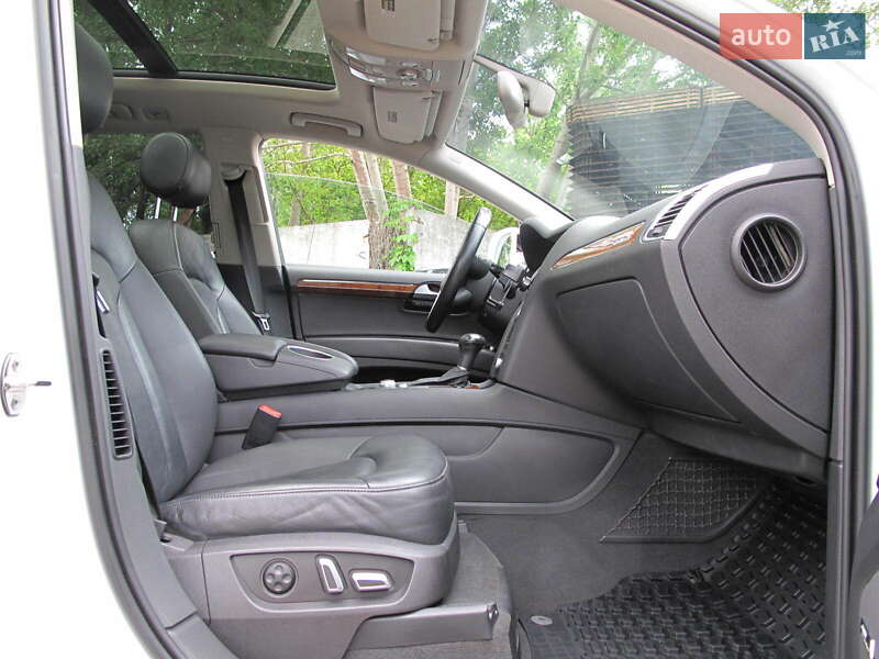 Внедорожник / Кроссовер Audi Q7 2014 в Киеве