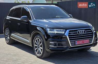Позашляховик / Кросовер Audi Q7 2018 в 