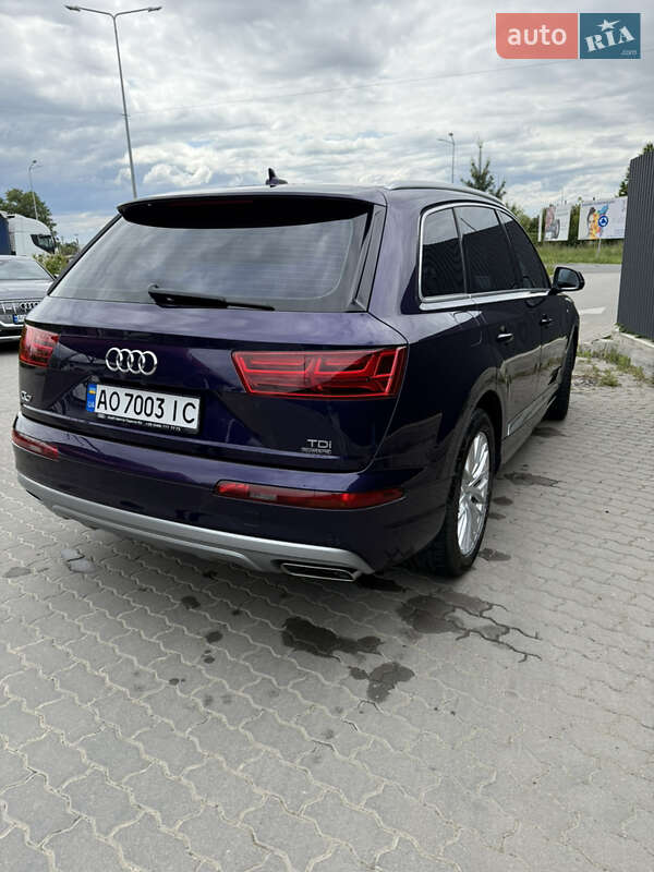 Внедорожник / Кроссовер Audi Q7 2017 в Ужгороде