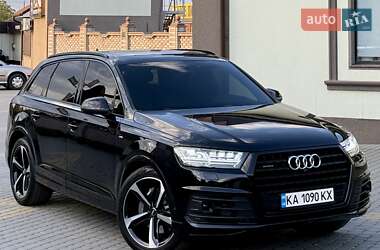Позашляховик / Кросовер Audi Q7 2019 в 